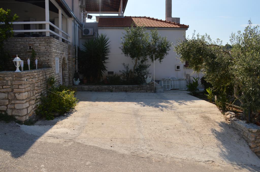 Apartments Marija Bajto Nečujam Exterior foto